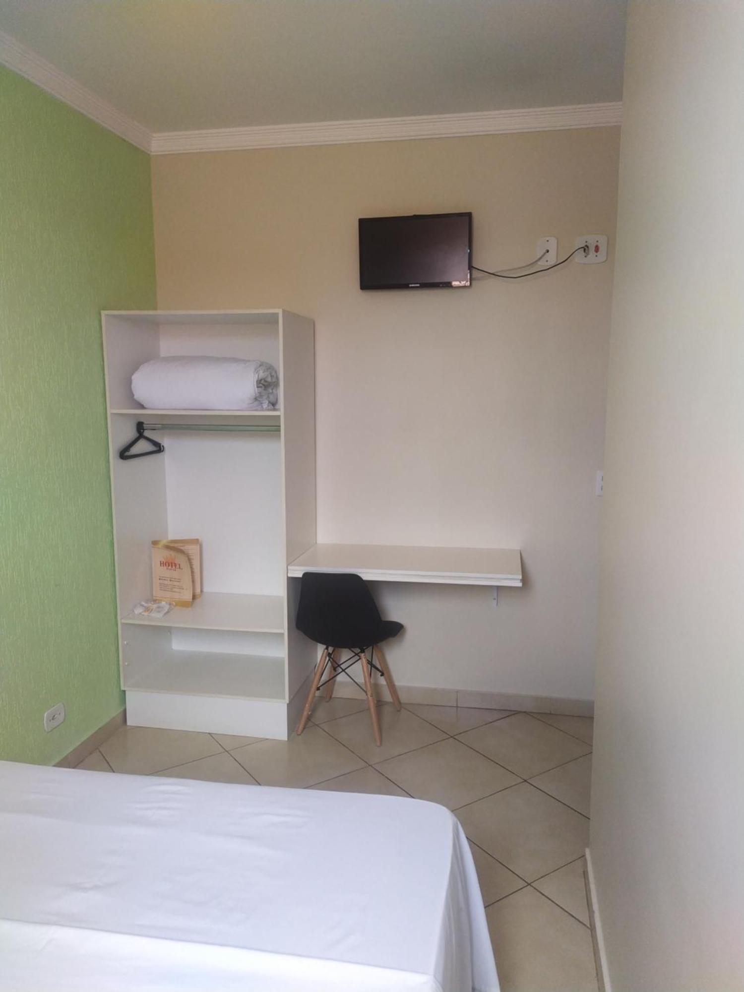 Hotel Dayse Santana de Parnaíba Oda fotoğraf