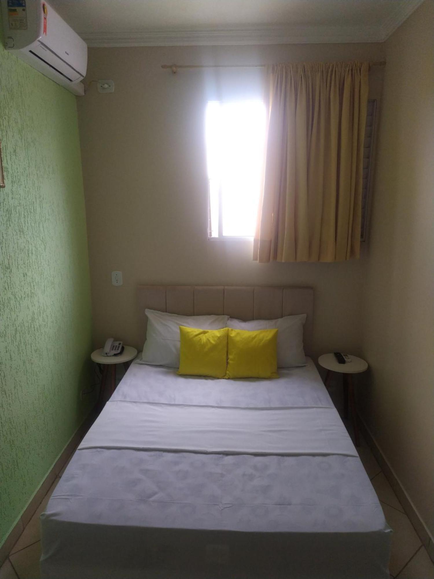 Hotel Dayse Santana de Parnaíba Oda fotoğraf