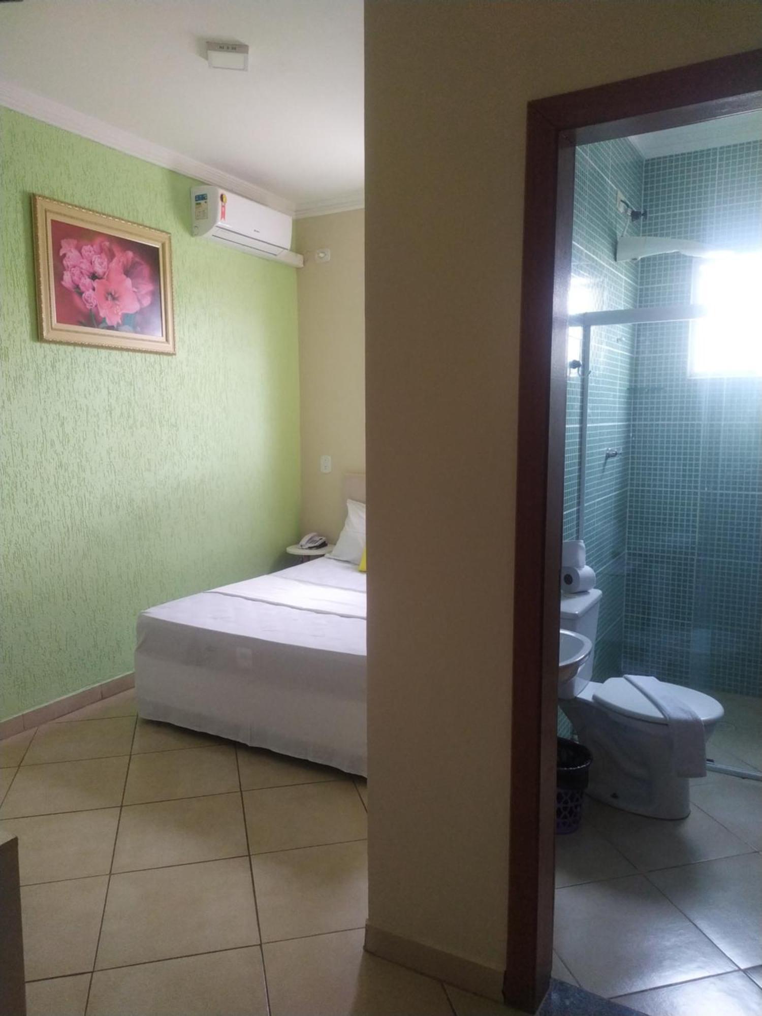 Hotel Dayse Santana de Parnaíba Oda fotoğraf